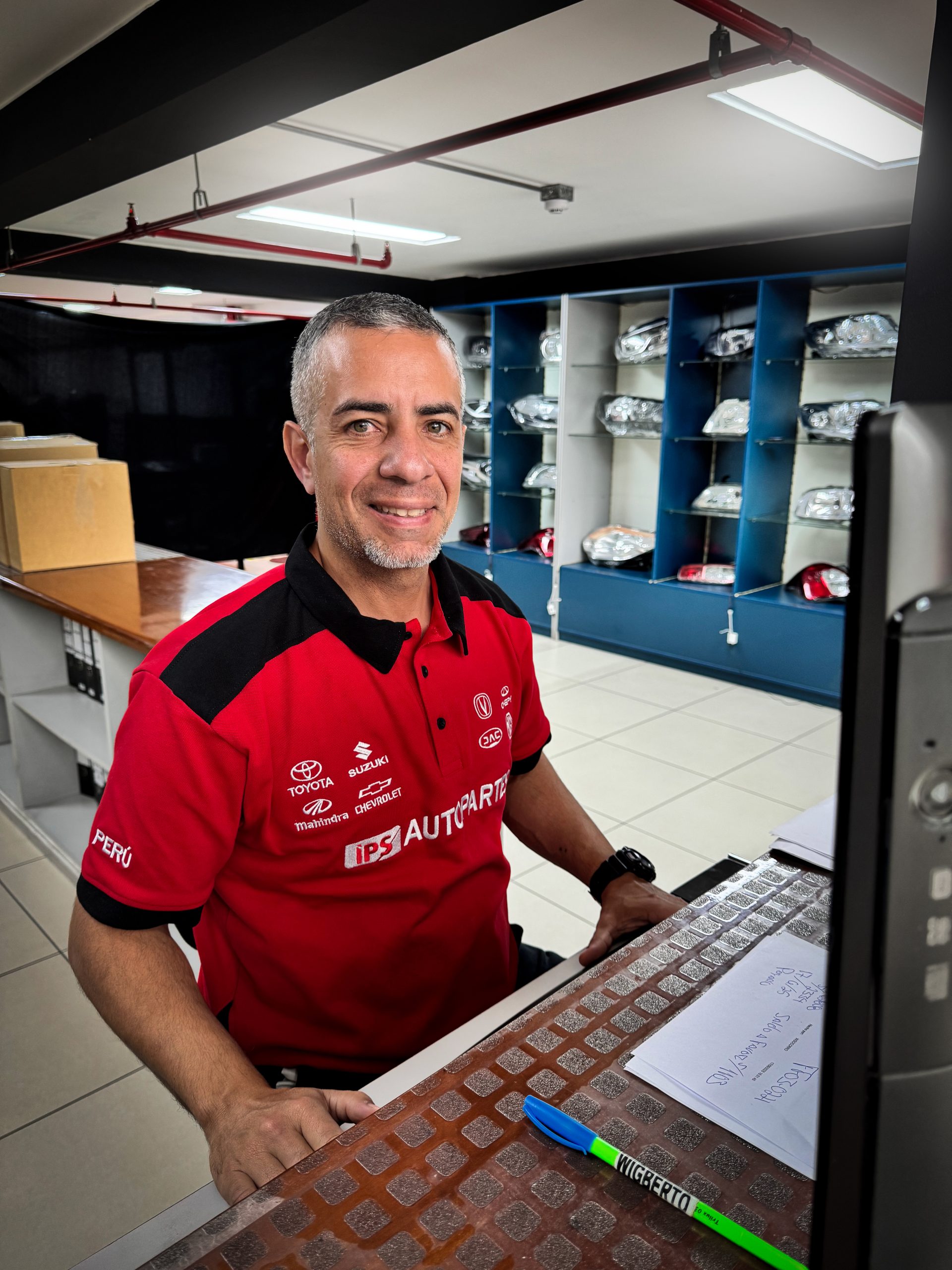 ¿ME ESTÁN VENDIENDO O ME ESTÁN AYUDANDO A DECIDIR?